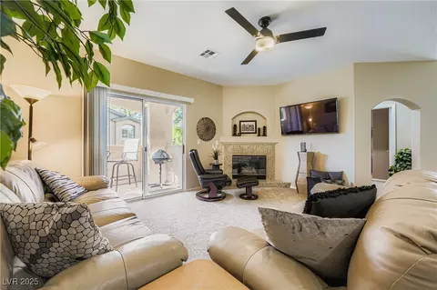 1608 Cardinal Bluff Dr #201, Las Vegas, NV 89128