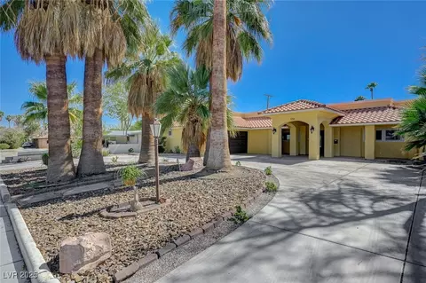 556 E Oakey Blvd, Las Vegas, NV 89104