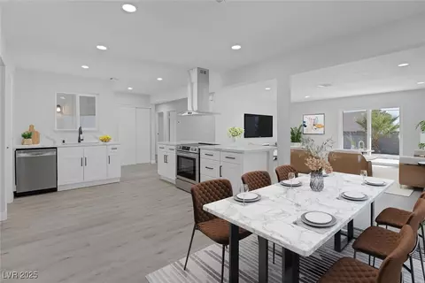 800 Langtry Dr, Las Vegas, NV 89107