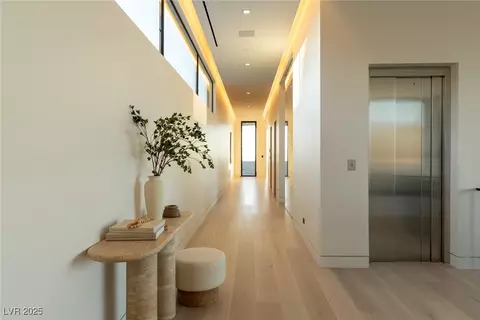 Entry Way - 11 Chisel Crest Ct, Henderson, NV 89012 photo 2 of 3