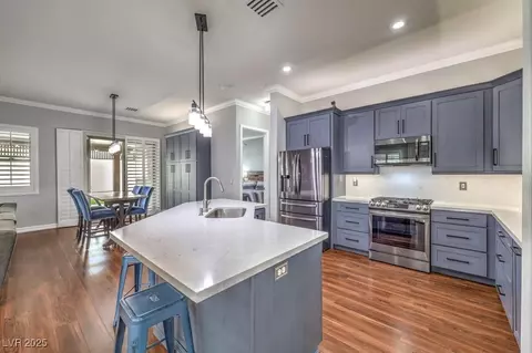 9253 Satin Pond St, Las Vegas, NV 89123