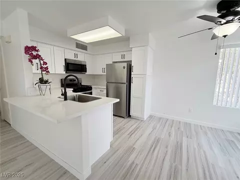 5222 Mandalay Springs Dr #202, Las Vegas, NV 89120