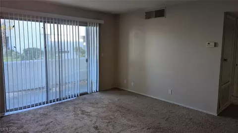 1455 E Katie Ave #14, Las Vegas, NV 89119