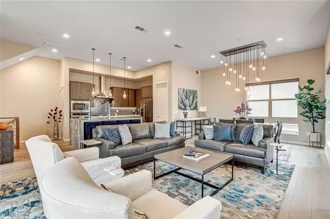 658 Spotted Falcon St, Las Vegas, NV 89138