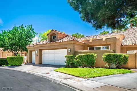 8236 Round Hills Cir, Las Vegas, NV 89113