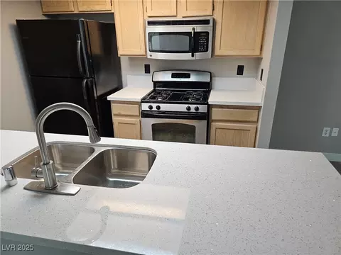 7100 Pirates Cove Rd #2082, Las Vegas, NV 89145