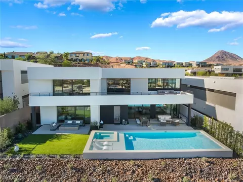 33 Falling Ridge Ln, Henderson, NV 89011