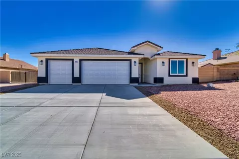 6881 S Longmeadow Dr, Pahrump, NV 89061