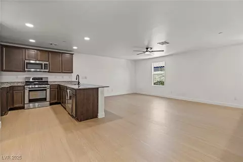 4626 Pencester St, Las Vegas, NV 89115