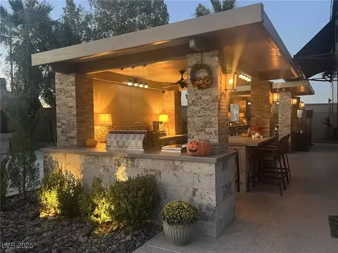 8175 Arville St #4, Las Vegas, NV 89139