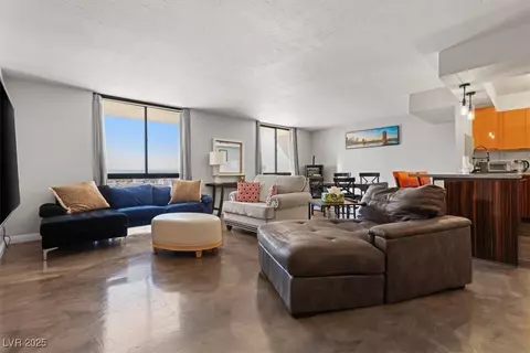 3930 University Center Dr #902, Las Vegas, NV 89119