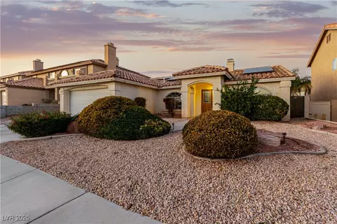 9102 Baysinger Dr, Las Vegas, NV 89129