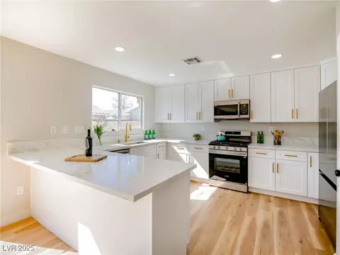 229 Stagecoach Flats Ave, North Las Vegas, NV 89031