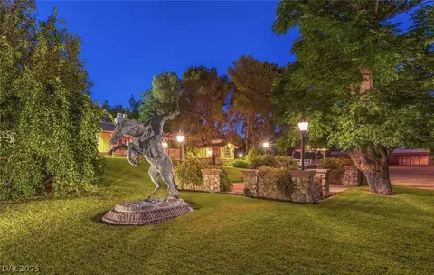 8213 Rancho Destino Rd, Las Vegas, NV 89123