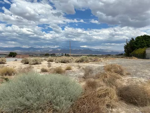 2701 Olvido Ave, Pahrump, NV 89048