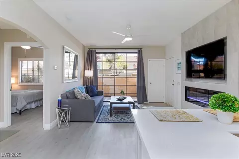 5130 S Jones Blvd #102, Las Vegas, NV 89118