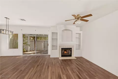 5266 Tropical Peach Dr, Las Vegas, NV 89118