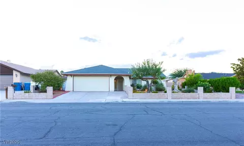 912 Smith St, Las Vegas, NV 89108