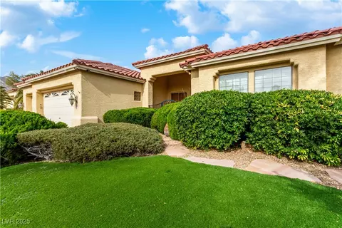 10208 Los Padres Pl, Las Vegas, NV 89134