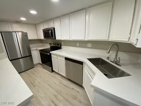 101 Luna Way #213, Las Vegas, NV 89145