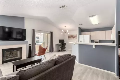 7904 Fossil Creek Ln #204, Las Vegas, NV 89145