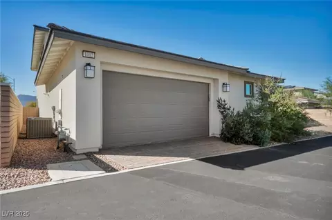 Exterior - 1012 E Sunset Rd, Henderson, NV 89011 photo 15 of 22