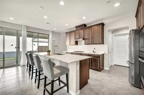 Kitchen - 1012 E Sunset Rd, Henderson, NV 89011 photo 3 of 7