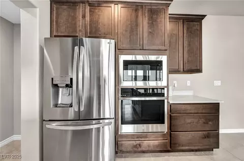 Kitchen - 1012 E Sunset Rd, Henderson, NV 89011 photo 6 of 7