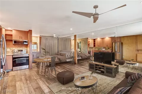 4600 Paradise Rd #40, Las Vegas, NV 89169
