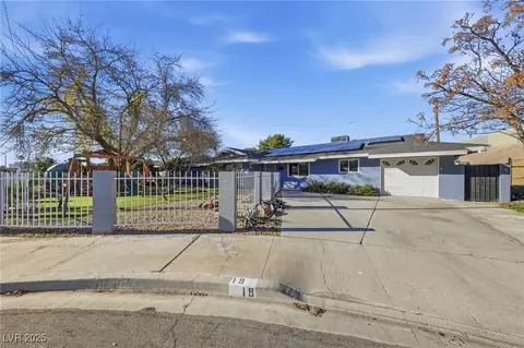 19 Zircon Cir, Las Vegas, NV 89106