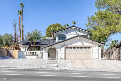 3851 Spitze Dr, Las Vegas, NV 89103