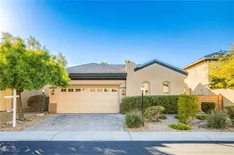9021 Reindeer Lake St, Las Vegas, NV 89143