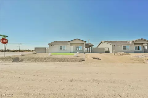 871 E Valiant Ave, Pahrump, NV 89060
