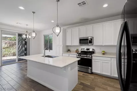 10554 Mann St, Las Vegas, NV 89141