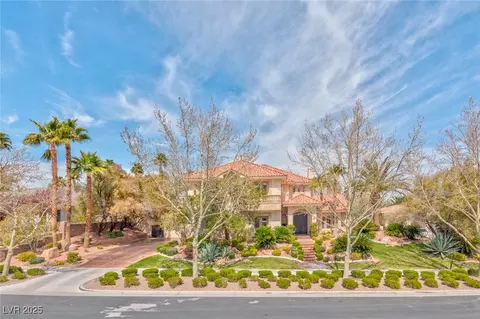 9808 Moonridge Ct, Las Vegas, NV 89134