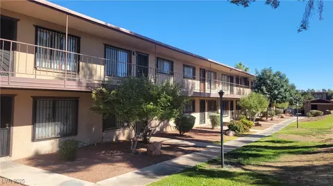 605 S Royal Crest Cir #20, Las Vegas, NV 89169