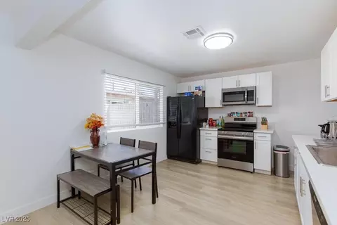 335 W Basic Rd, Henderson, NV 89015 photo 1