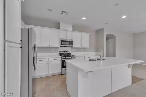 5233 Fiery Sky Ridge St, Las Vegas, NV 89148