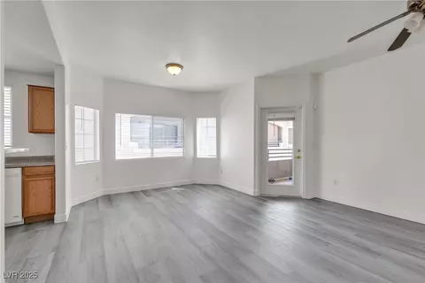 9330 W Maule Ave #212, Las Vegas, NV 89148