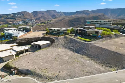678 Dragon Point Dr, Henderson, NV 89012