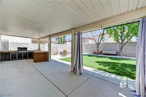 10208 Ghost Gum St, Las Vegas, NV 89183