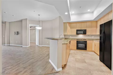 62 E Serene Ave #114, Las Vegas, NV 89123