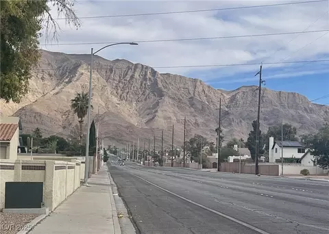 940 N Sloan Ln #102, Las Vegas, NV 89110