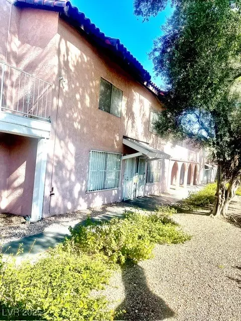 2202 E Desert Inn Rd, Las Vegas, NV 89169