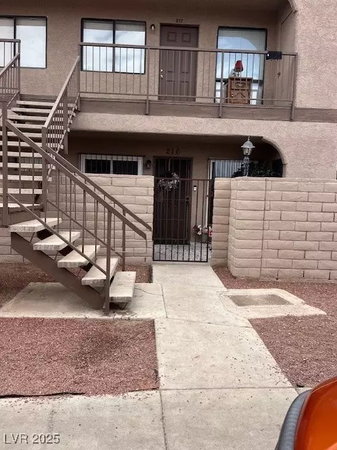 4300 N Lamont St #216, Las Vegas, NV 89115