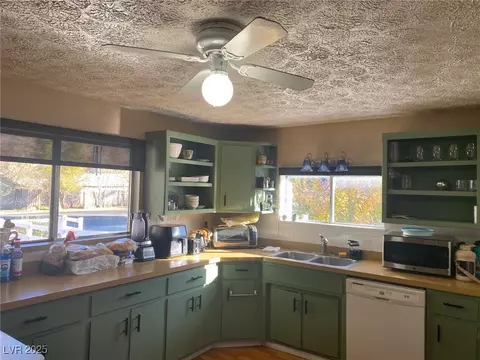 735 Canyon St, Ely, NV 89301