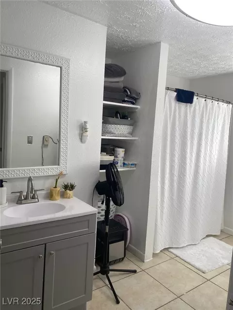 Bath - 735 Canyon St, Ely, NV 89301 photo 1 of 3