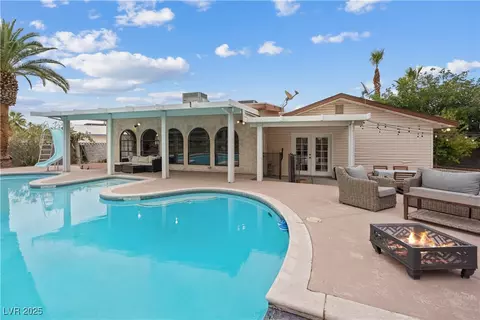 6949 Blacksmith Ct, Las Vegas, NV 89145