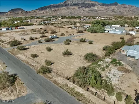 2320 Tonya Dr, Pahrump, NV 89060