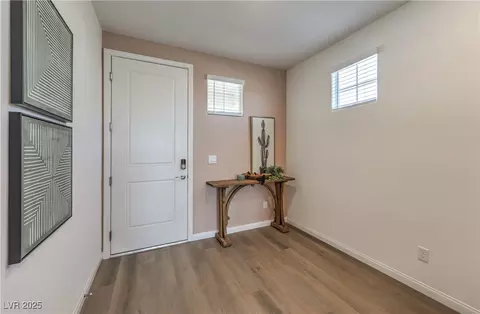 6025 Sunshine St #6, Las Vegas, NV 89118